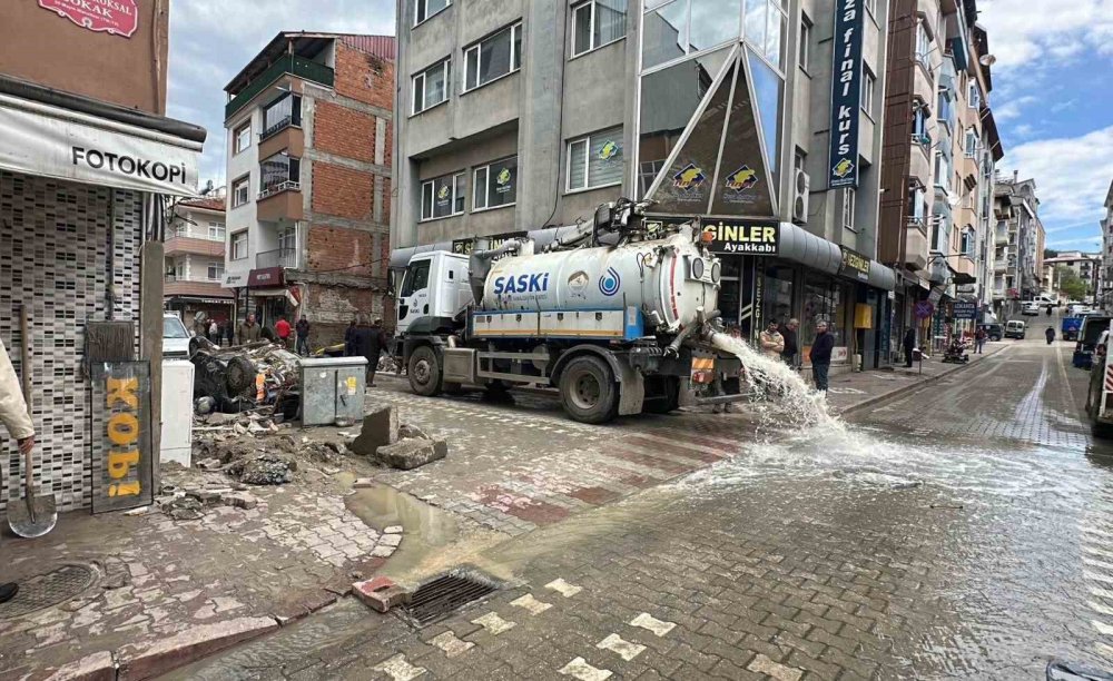 Havza’da Selin İzleri Havadan Görüntülendi.. Araçlar Hurdaya Döndü, İlçe Alarmda!