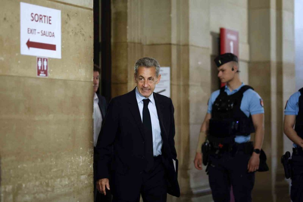 Sarkozy Hakkında Yeni Ceza Talebi.. Libya Davasında 7 Yıl Hapis İstendi!