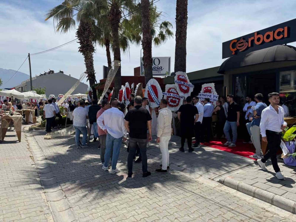 Fethiye’de Meyhane Açılışı Gündem Oldu.. Dualı Tören Sosyal Medyayı Karıştırdı!