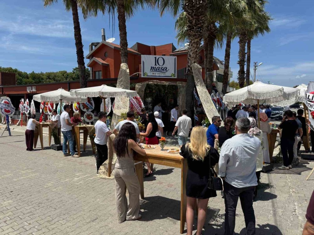 Fethiye’de Meyhane Açılışı Gündem Oldu.. Dualı Tören Sosyal Medyayı Karıştırdı!