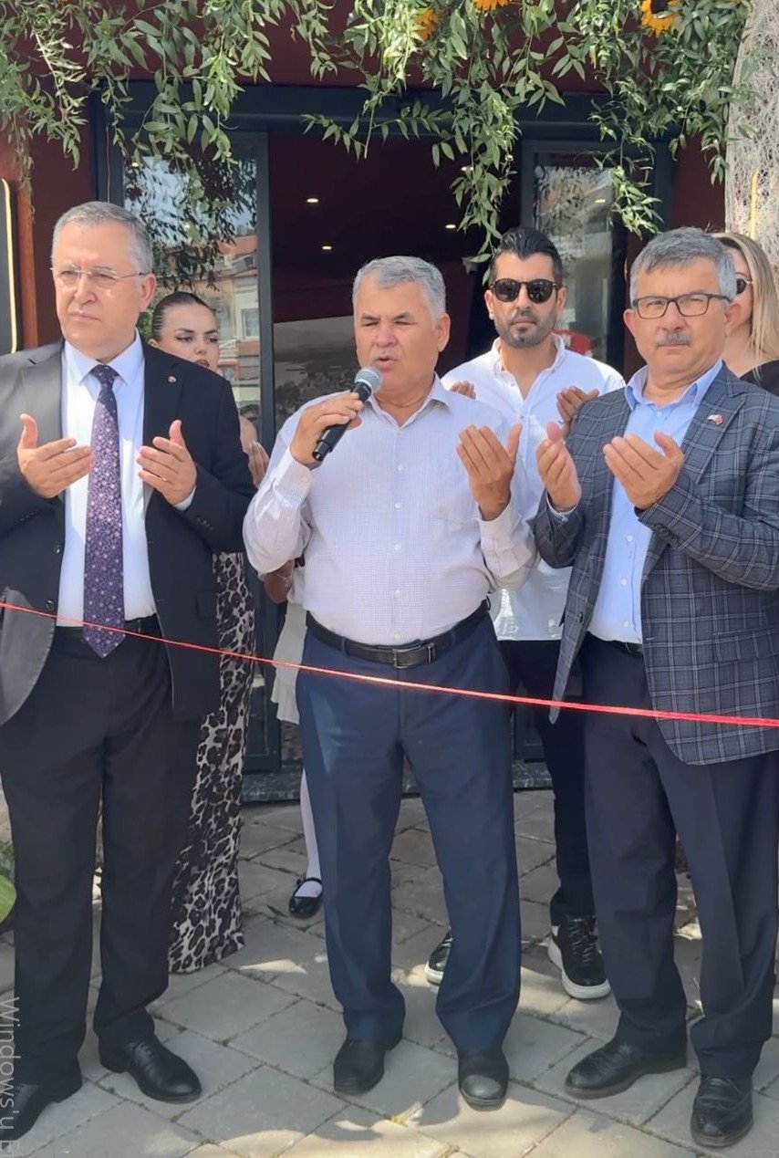 Fethiye’de Meyhane Açılışı Gündem Oldu.. Dualı Tören Sosyal Medyayı Karıştırdı!