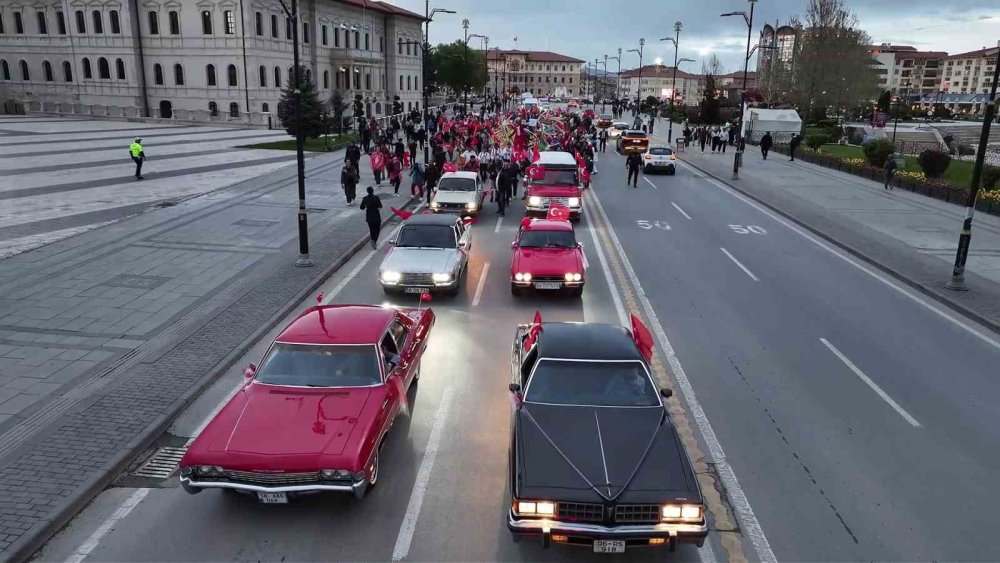 "Sivas Uluslararası Film Festivali" Kortej Yürüyüşüyle Başladı