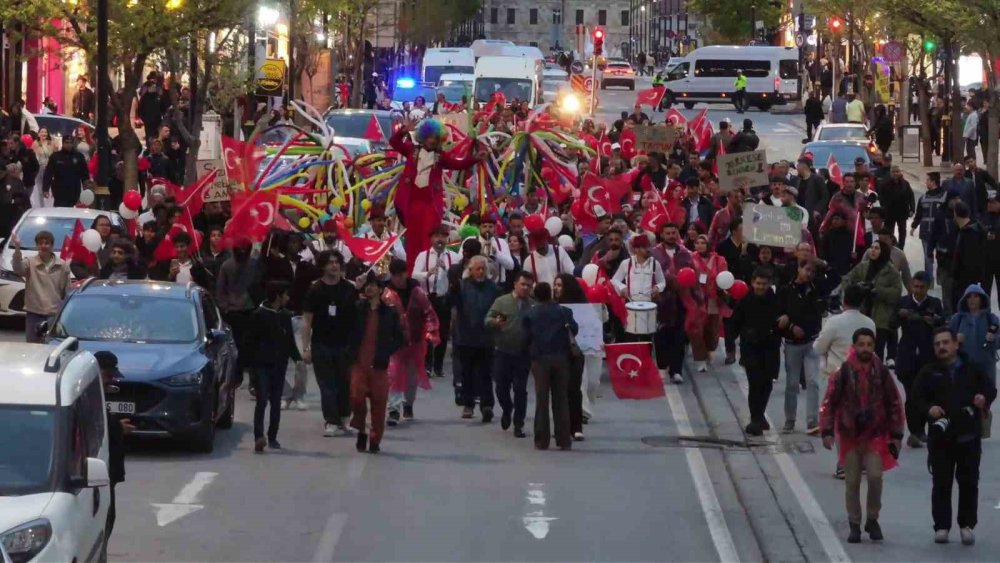 "Sivas Uluslararası Film Festivali" Kortej Yürüyüşüyle Başladı