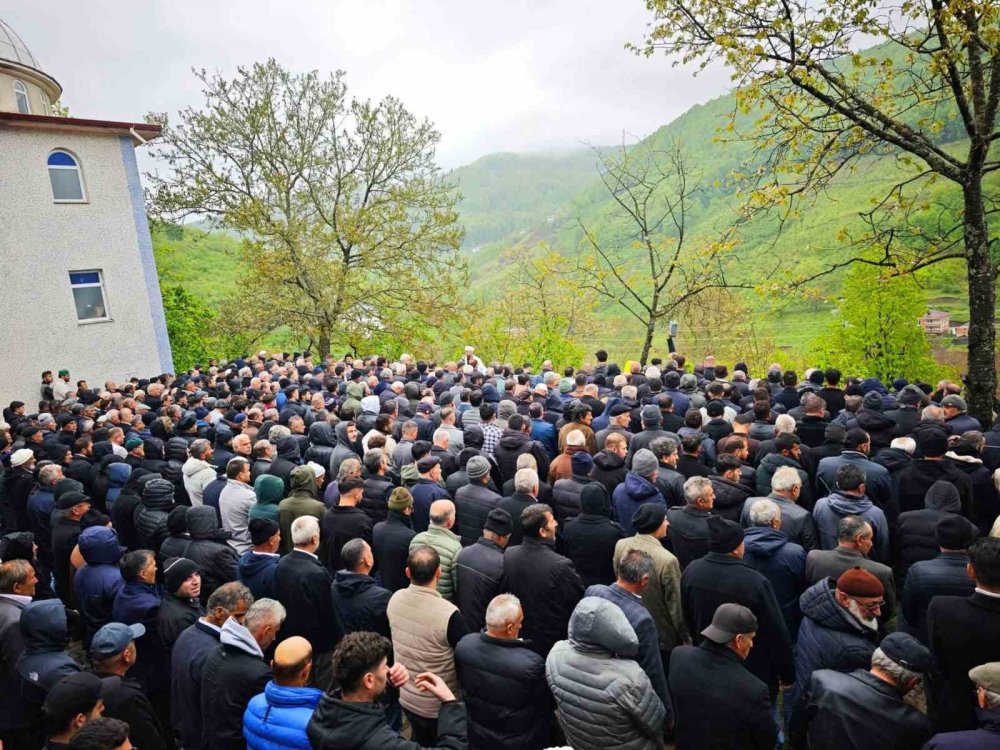Akkuş’ta Acı Gün.. Oğlunun Ölüm Haberini Alan Anne Aynı Gün Hayatını Kaybetti!
