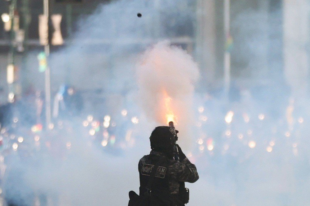 Bolivya’da Ekonomik Kriz Büyüyor.. Madenciler Polisle Çatışıp İstifa Çağrısı Yaptı!