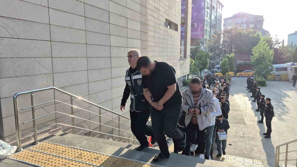 Peş Peşe Kritik Baskınlar.. Kaçakçılık ve Yolsuzluk Ağına Eş Zamanlı Operasyonlar!