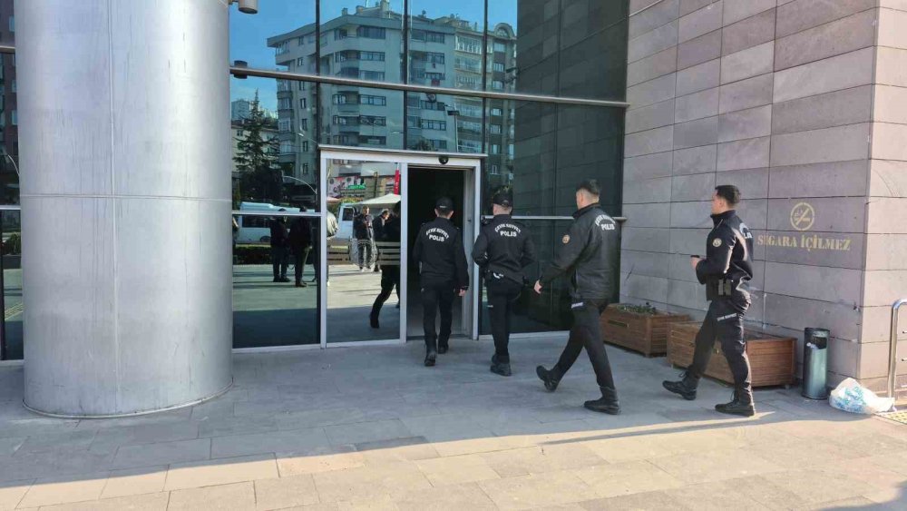 Peş Peşe Kritik Baskınlar.. Kaçakçılık ve Yolsuzluk Ağına Eş Zamanlı Operasyonlar!