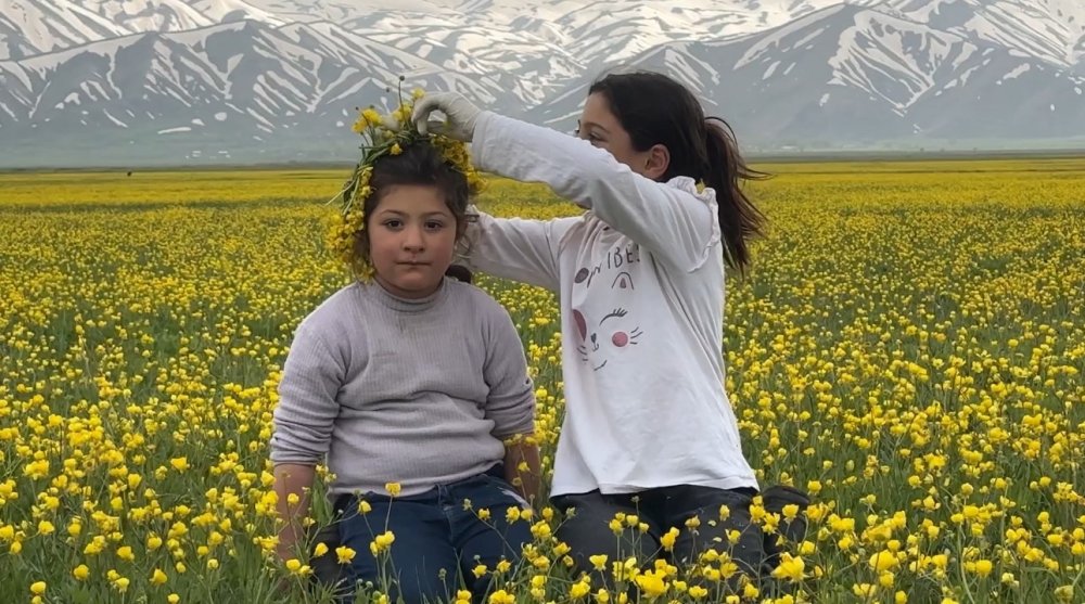 Yüksekova’da İki Mevsim Bir Arada Yaşanıyor