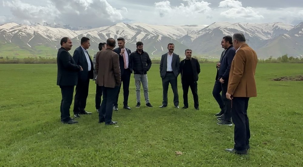 Yüksekova’da İki Mevsim Bir Arada Yaşanıyor