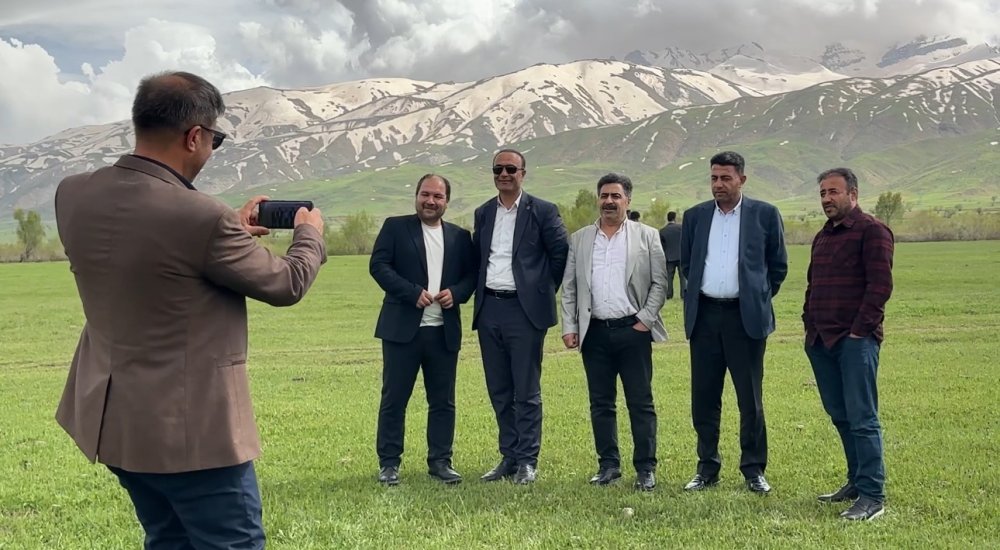 Yüksekova’da İki Mevsim Bir Arada Yaşanıyor