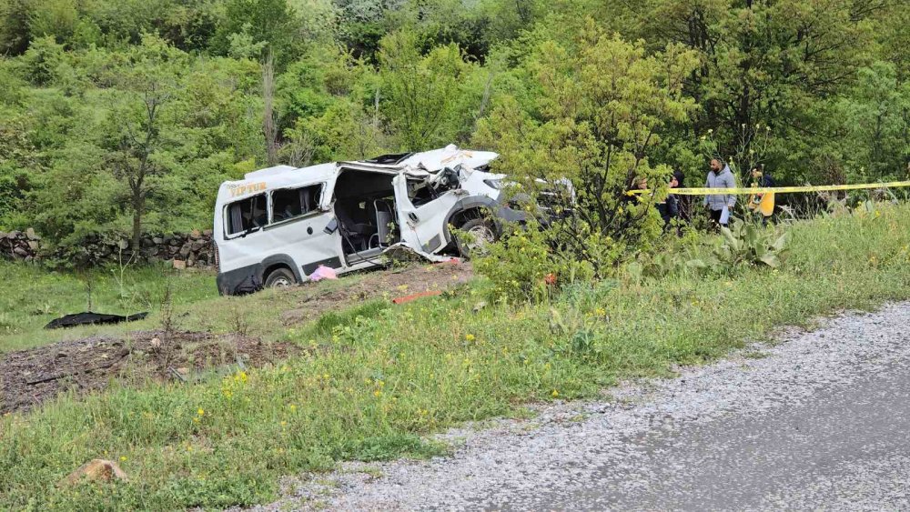 Yozgat’ta Öğrenci Servisi Şarampole Uçtu.. 3 Kişi Yaşamını Yitirdi!