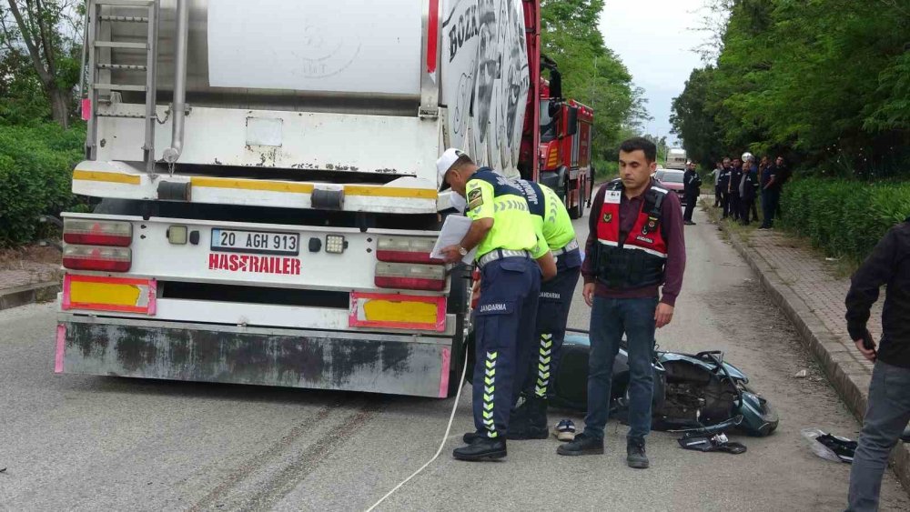 Antalya’da Feci Kaza: Tırın Altında Kalan 19 Yaşındaki Motosikletli Genç Hayatını Kaybetti