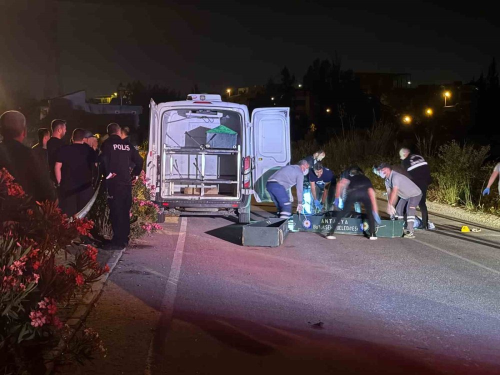 Antalya’da Gece Yarısı Dehşeti.. Tartışma Kanlı Bitti, 3 Kişi Yaşamını Yitirdi!