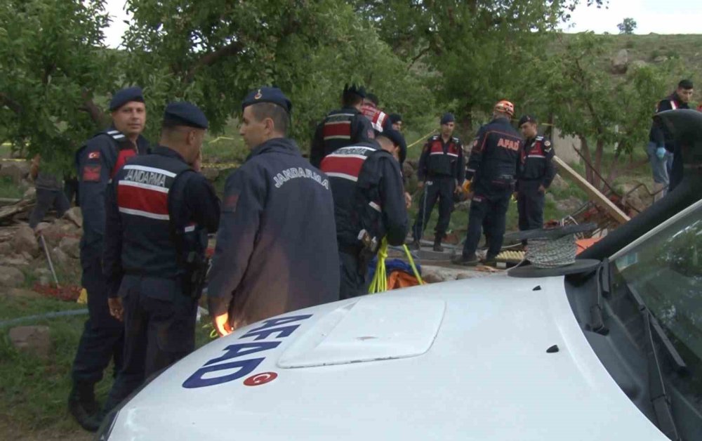 Aksaray’da Kuyuda Can Pazarı.. Metan Gazından Etkilenen 3 Kişi Hayatını Kaybetti