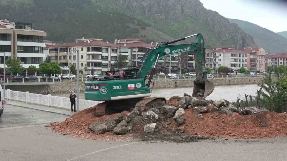 Amasya’da Taşkın Alarmı: Okullar 2 Gün Tatil Edildi