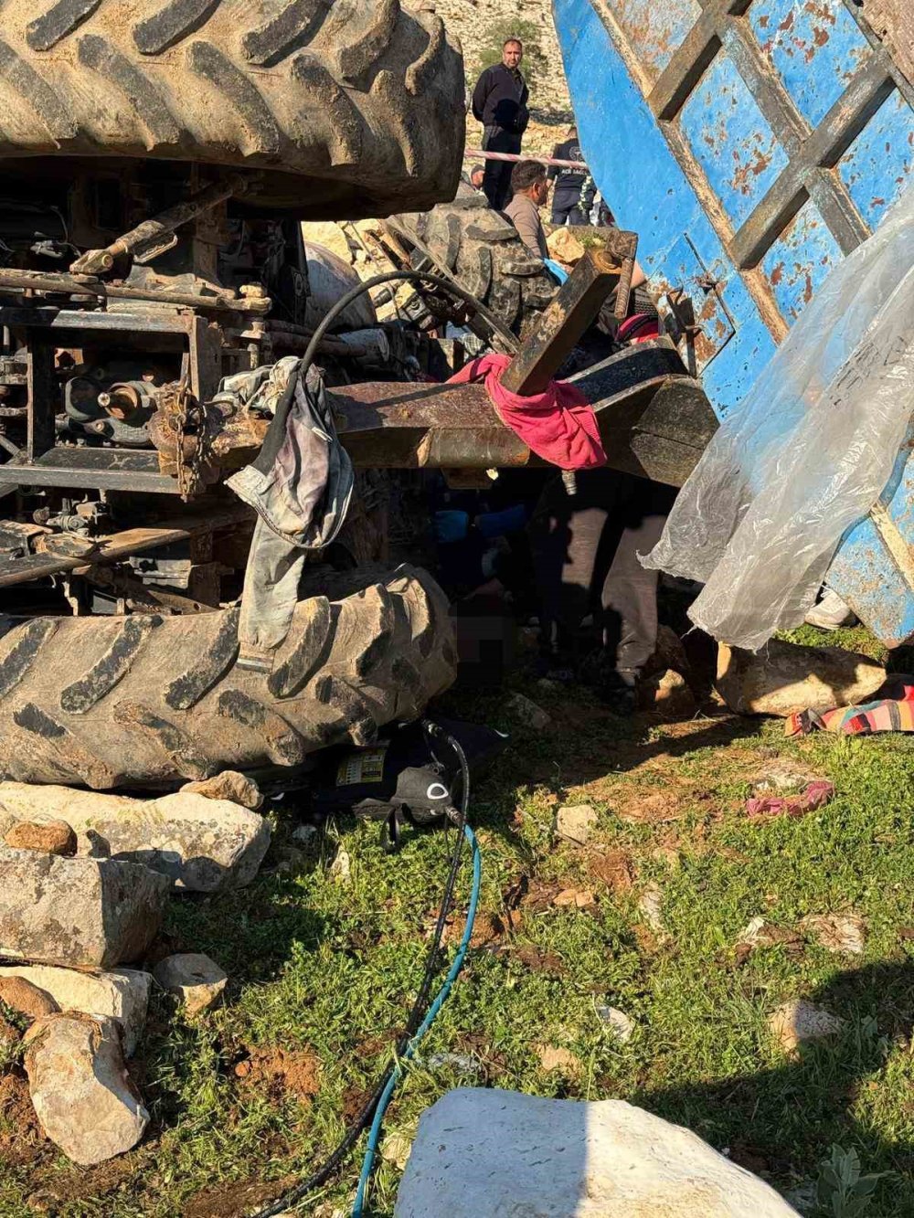 Siirt’te Traktör Devrildi: 2 Ölü, 1 Yaralı
