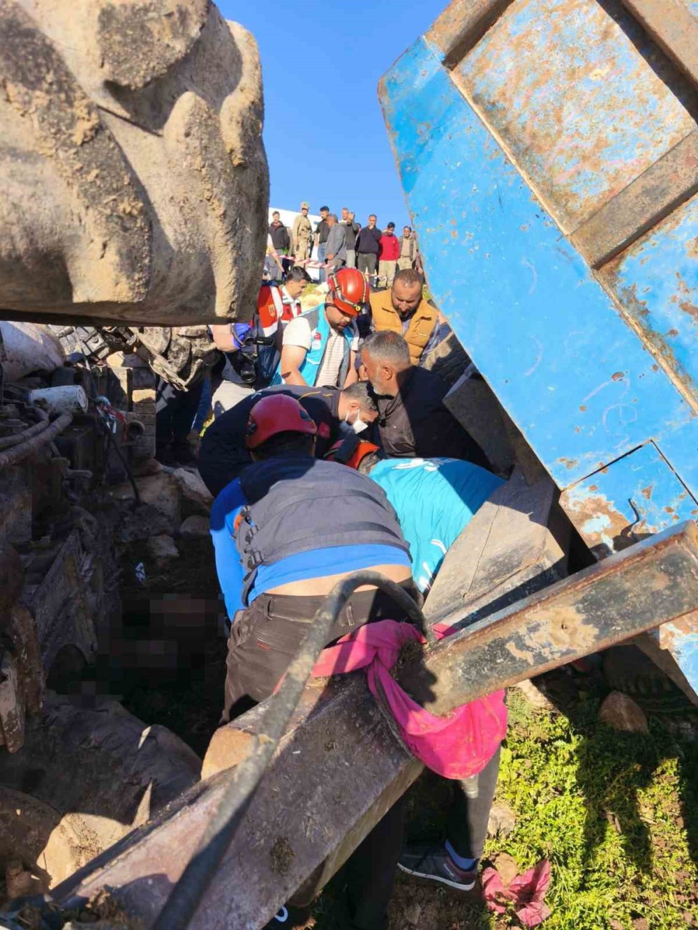 Siirt’te Traktör Devrildi: 2 Ölü, 1 Yaralı