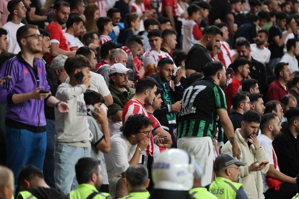 Süper Lig’de Dram Dolu Final.. Antalyaspor Küme Düştü, Tartışmalar Büyüdü!