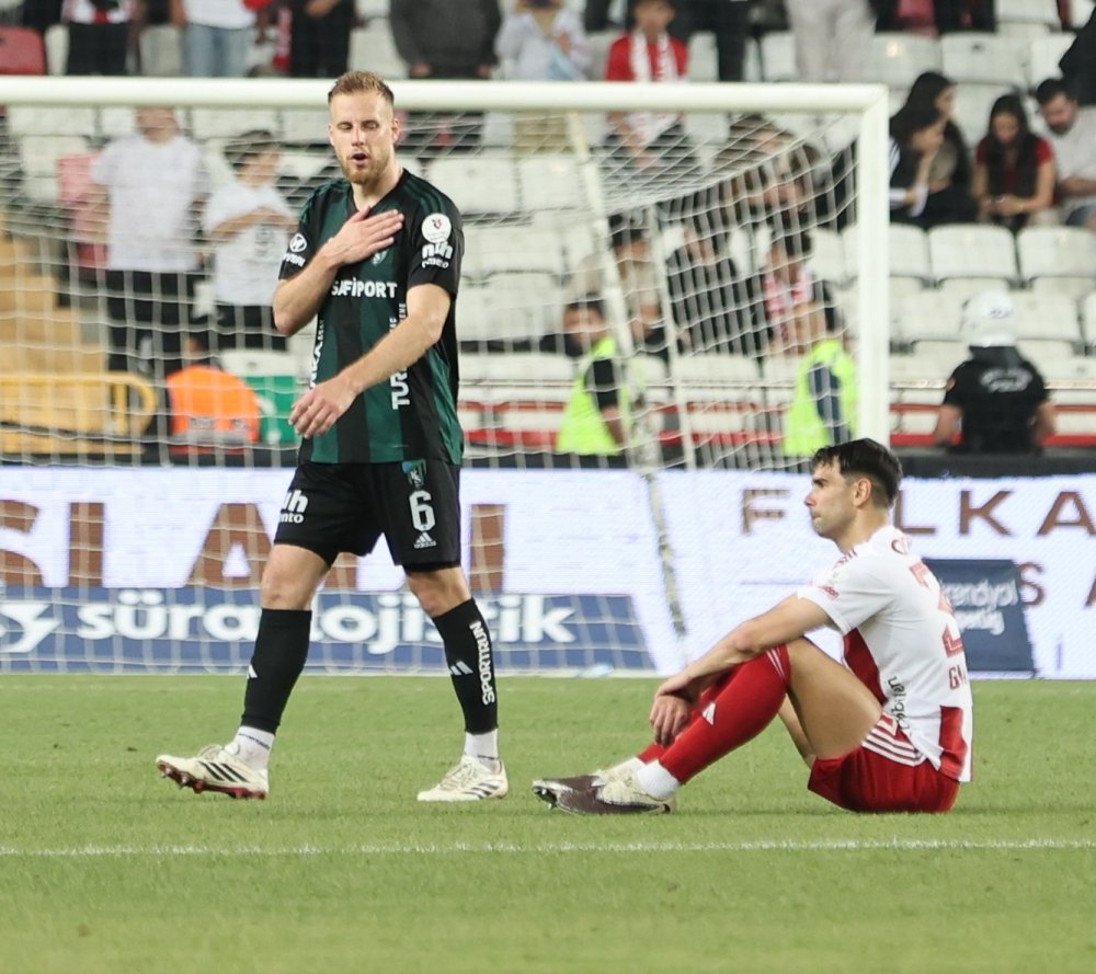 Süper Lig’de Dram Dolu Final.. Antalyaspor Küme Düştü, Tartışmalar Büyüdü!