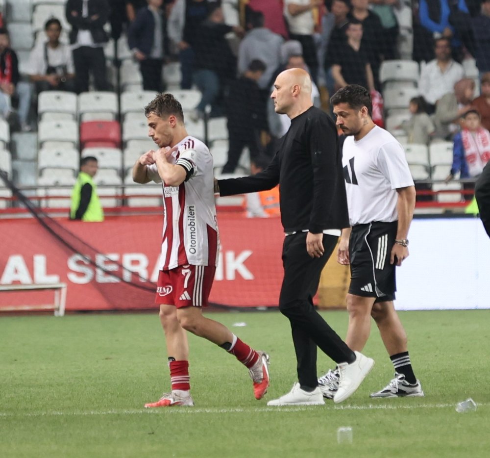 Süper Lig’de Dram Dolu Final.. Antalyaspor Küme Düştü, Tartışmalar Büyüdü!