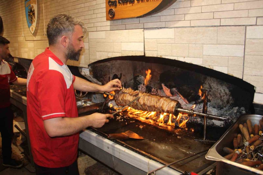 TasteAtlas Listesinde Erzurum Rüzgarı.. Oltu Cağ Kebabı İkinci Sırada!