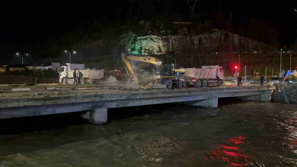 Tokat’ta Sel Alarmı Büyüyor.. Köyler Tahliye Edildi, Köprüler Yıkılıyor!