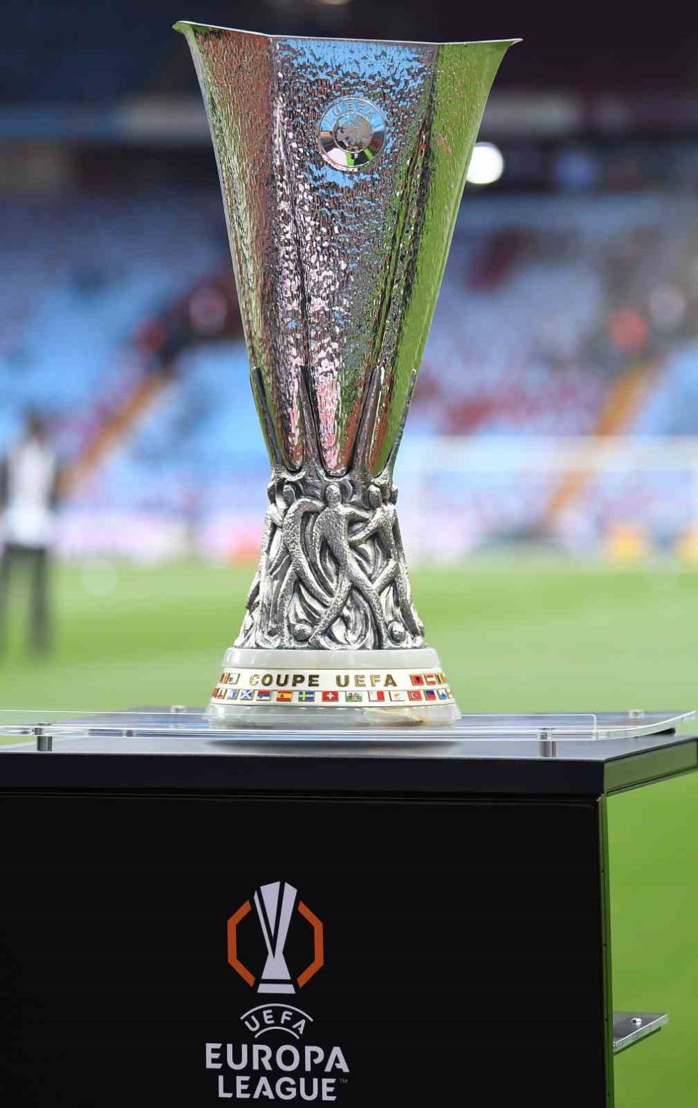 İstanbul’da Dev Final Heyecanı.. Freiburg ile Aston Villa Tarih Yazmak İçin Sahada!