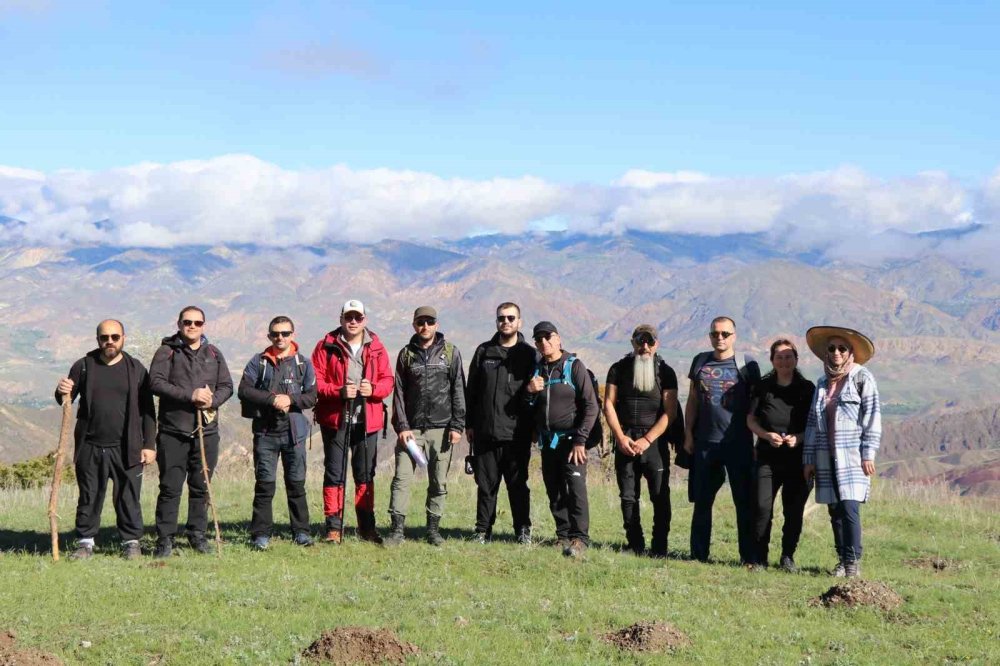 Oltu Yürüyüş Grubu'ndan Doğanın Kalbinde 22 Kilometrelik Parkur