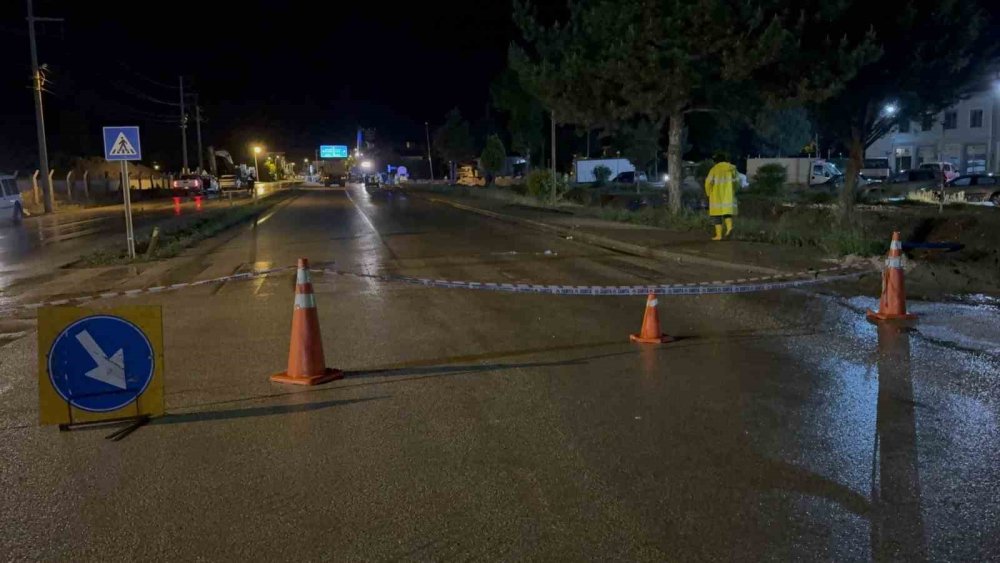 Turhal’da Yağış Krizi.. Yeşilırmak Yükseldi, Evler Sular Altında Kaldı, Önlemler Sürüyor!