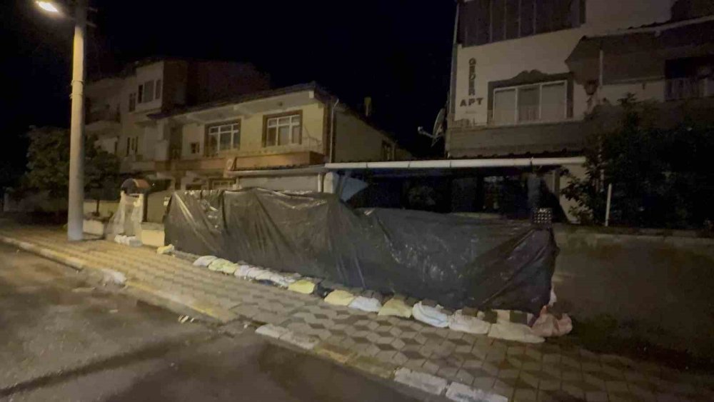Turhal’da Yağış Krizi.. Yeşilırmak Yükseldi, Evler Sular Altında Kaldı, Önlemler Sürüyor!