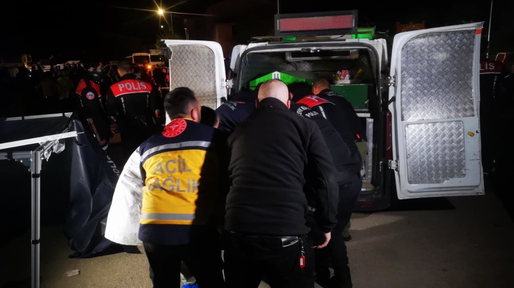 Erzurum Yakutiye’de Şüpheli Ölüm.. Cami Önünde Silahla Vurulmuş Halde Bulundu!