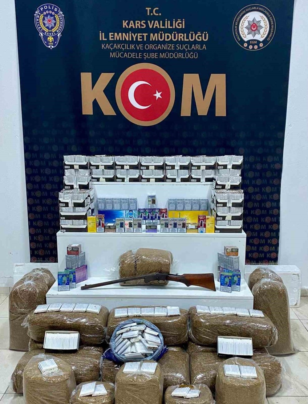 Kars’ta Kaçak Tütün Operasyonu.. 88 Kilo Tütün, Binlerce Makaron Ele Geçirildi!