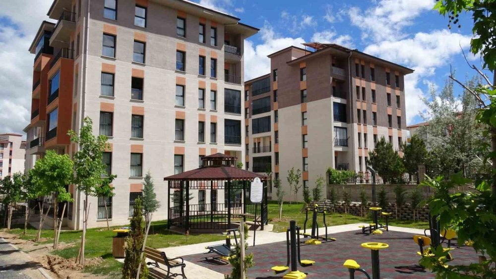 Malatya’da Parktaki Kamelyada Acı Olay.. 18 Yaşındaki Genç Kadın Yaşamını Yitirdi!