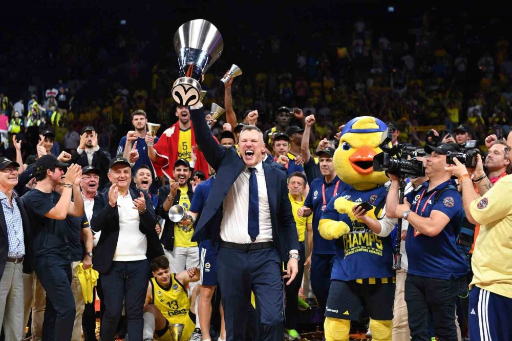 Atina’da Euroleague Final Four Heyecanı.. Fenerbahçe Tarih İçin Sahaya Çıkıyor!