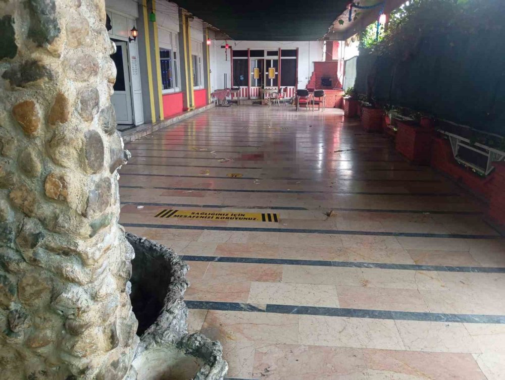 Otelde Çıkan Silahlı Çatışmada 2 Kişi Öldü, 1 Kişi Ağır Yaralandı
