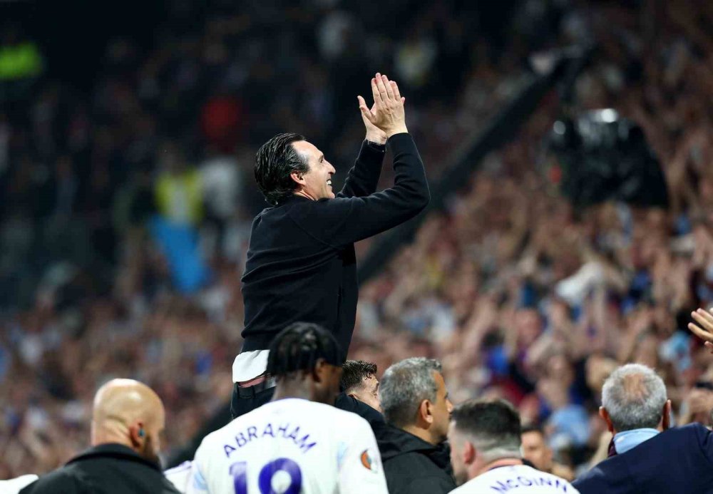 Uefa Avrupa Ligi Şampiyonu Aston Villa Kupasını Aldı