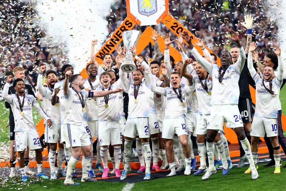 Uefa Avrupa Ligi Şampiyonu Aston Villa Kupasını Aldı