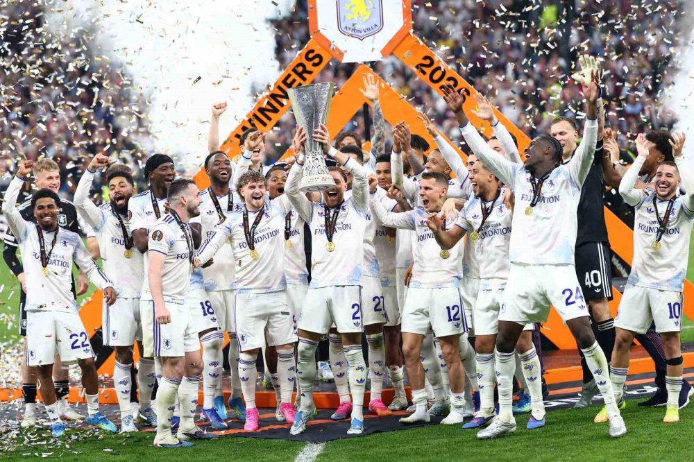 Uefa Avrupa Ligi Şampiyonu Aston Villa Kupasını Aldı