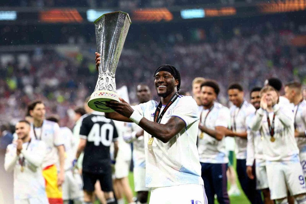 Uefa Avrupa Ligi Şampiyonu Aston Villa Kupasını Aldı