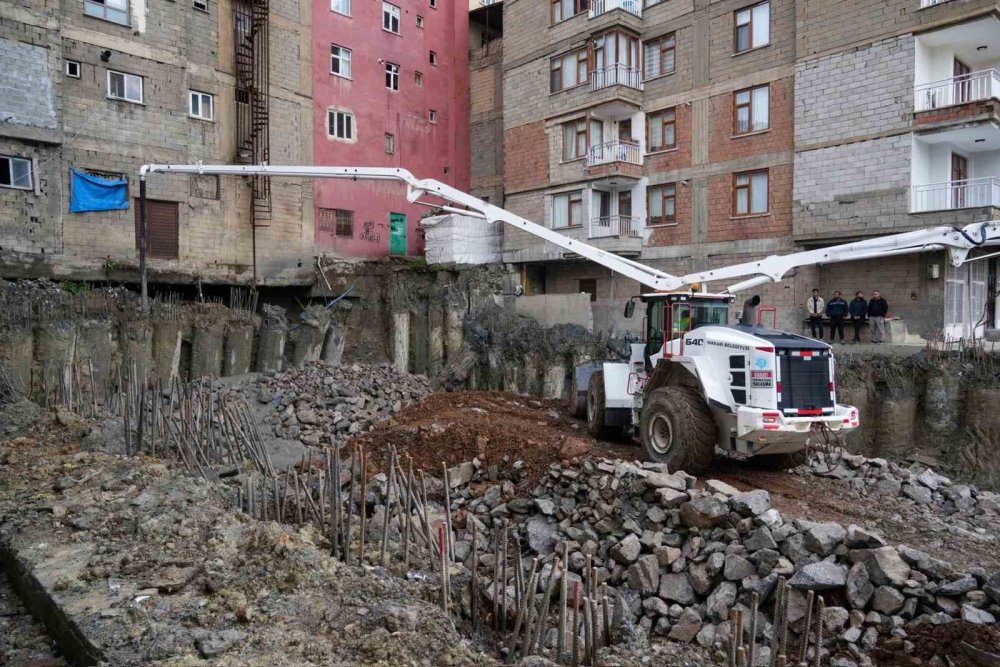 Hakkari’de Zemin Kayması Sonrası 6 Bina Tahliye Edildi
