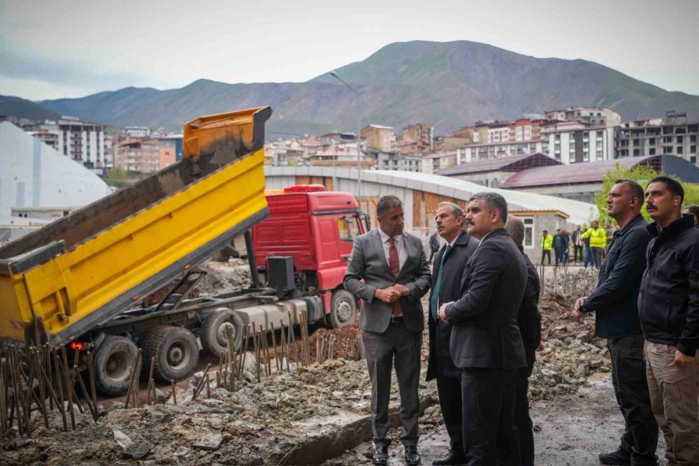 Hakkari’de Zemin Kayması Sonrası 6 Bina Tahliye Edildi