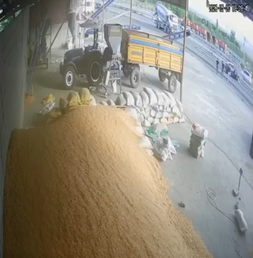 Iğdır’da Otomobil Refüje Çarptı: 3 Kişi Yaralandı