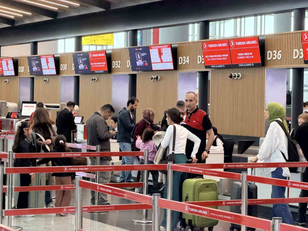 Kurban Bayramı Tatili İçin Hava Trafiği Arttı.. İstanbul’dan Çıkışlar Hız Kazandı!