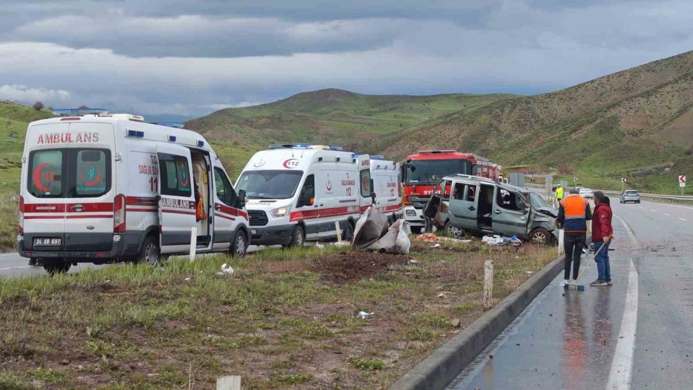 Aşkale’de Trafik Kazası: 7 Yaralı