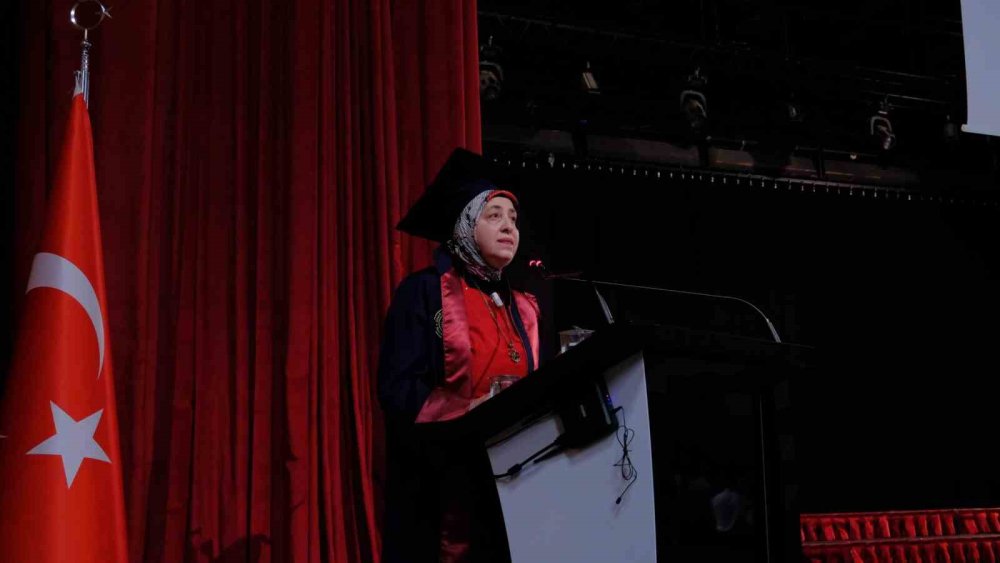 Atatürk Üniversitesi İ̇letişim Fakültesi’nde Mezuniyet Heyecanı Yaşandı