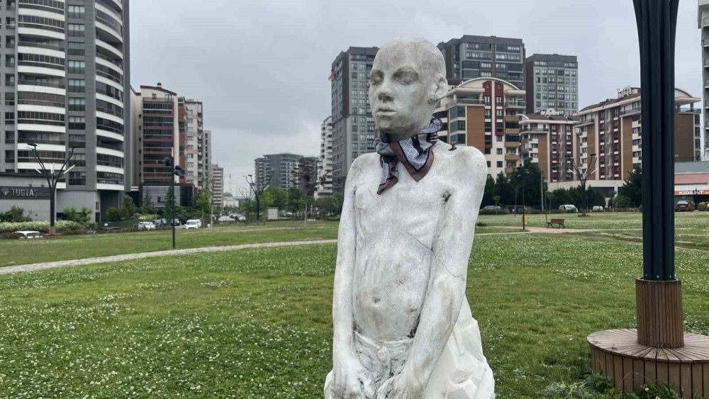 Bursa’da Parktaki Heykel Krizi.. Mahalle Baskısı Tartışmaları Yeniden Alevlendi!