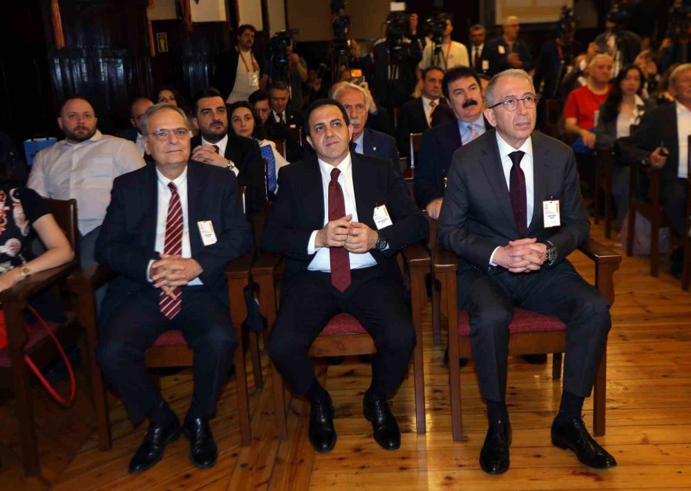 Galatasaray’da Olağan Seçim Heyecanı.. Dursun Özbek Genel Kurulda Tek Aday Oldu!