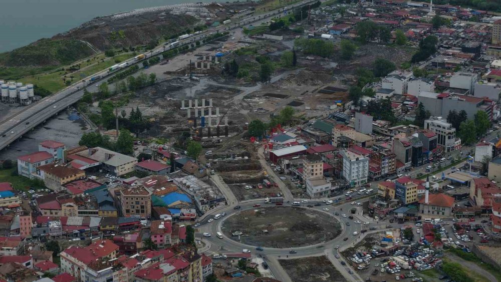 Karadeniz Sahil Yolu Viyadüklerle Değirmendere Tüneli’ne Bağlanıyor