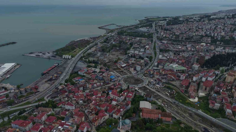 Karadeniz Sahil Yolu Viyadüklerle Değirmendere Tüneli’ne Bağlanıyor