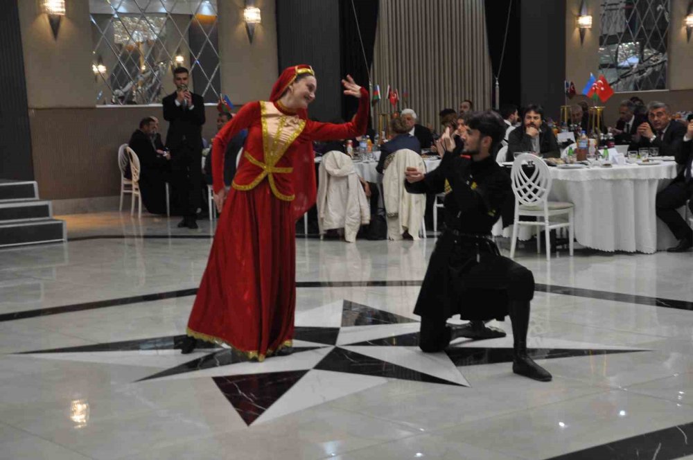 Kars’ta Azerbaycan Bağımsızlık Günü Etkinliği.. Kardeşlik ve Dayanışma Mesajı Verildi!